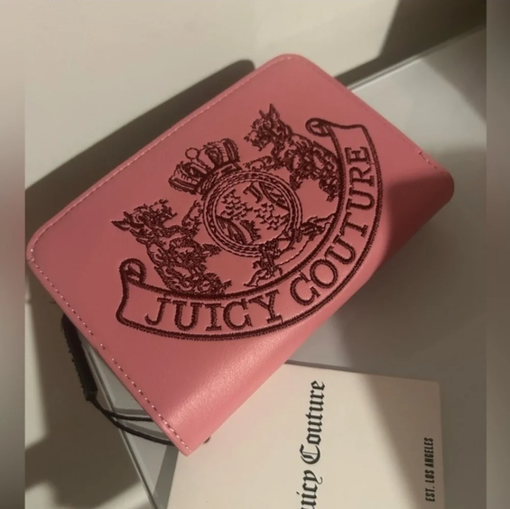 ❤️▪️Juicy Couture ▪️UK  Exclusive twig pink  medium zipper wallet